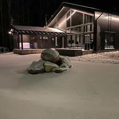 New Beautiful Loghouse Near To Levi Kittilä